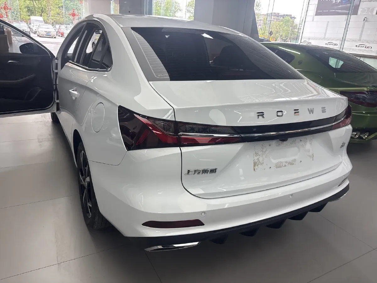 2024 Roewe i5 1.5L 129HP L4 CVT,autocango,china used car exporter,china ev exporter,chinese used car exporter,chinese used ev exporter