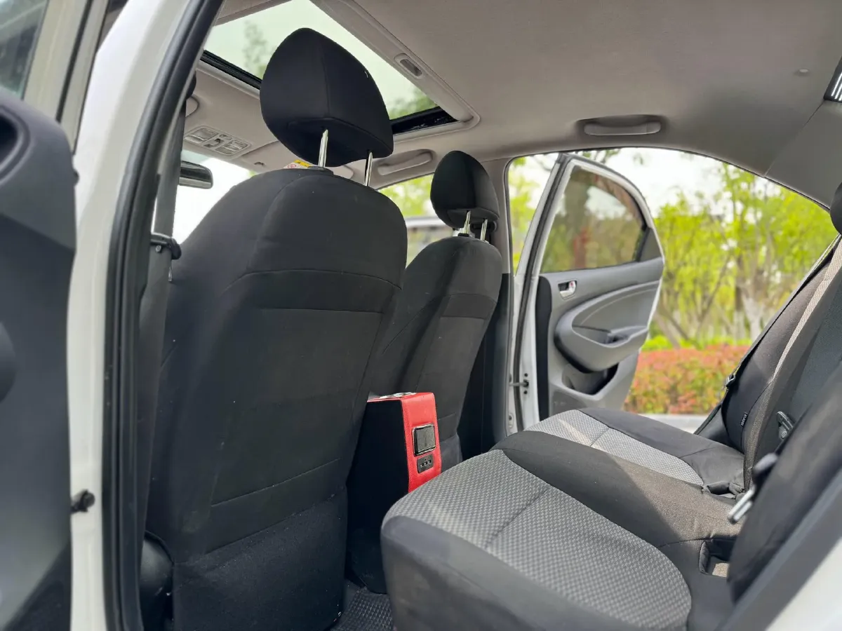 2017 Hyundai Reina 1.4L 95HP L4 4AT,autocango,china used car exporter,china ev exporter,chinese used car exporter,chinese used ev exporter