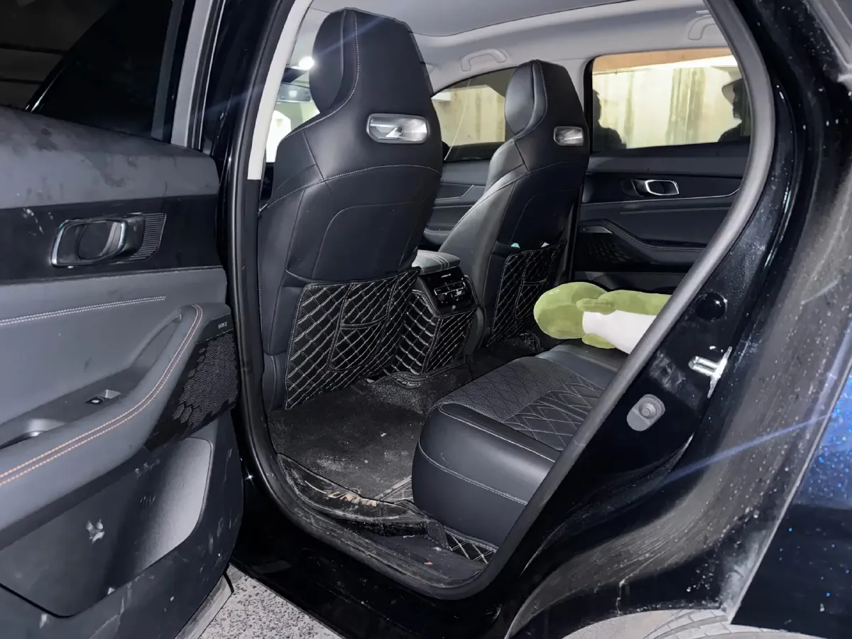 2021 ChangAn UNI-K 2.0T 233HP L4 8AT,autocango,china used car exporter,china ev exporter,chinese used car exporter,chinese used ev exporter