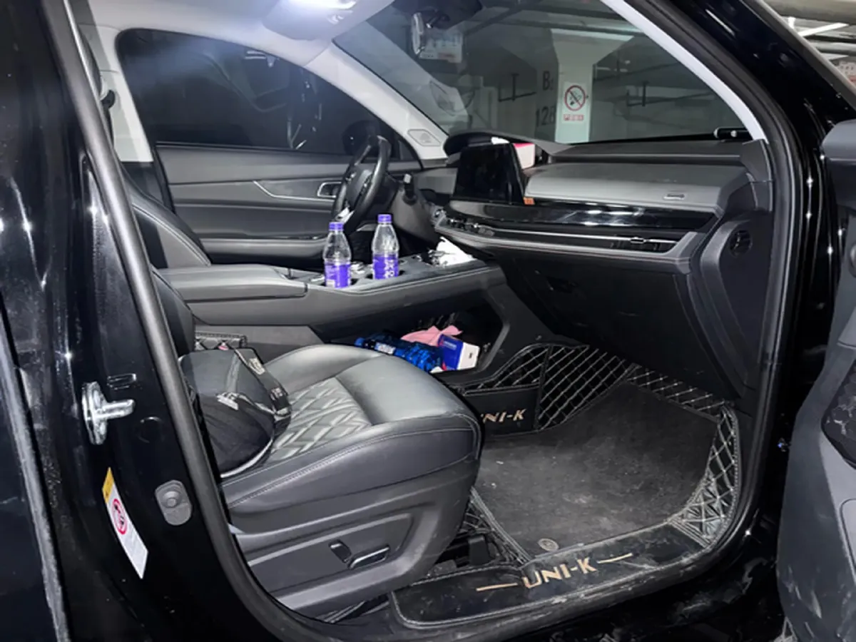 2021 ChangAn UNI-K 2.0T 233HP L4 8AT,autocango,china used car exporter,china ev exporter,chinese used car exporter,chinese used ev exporter