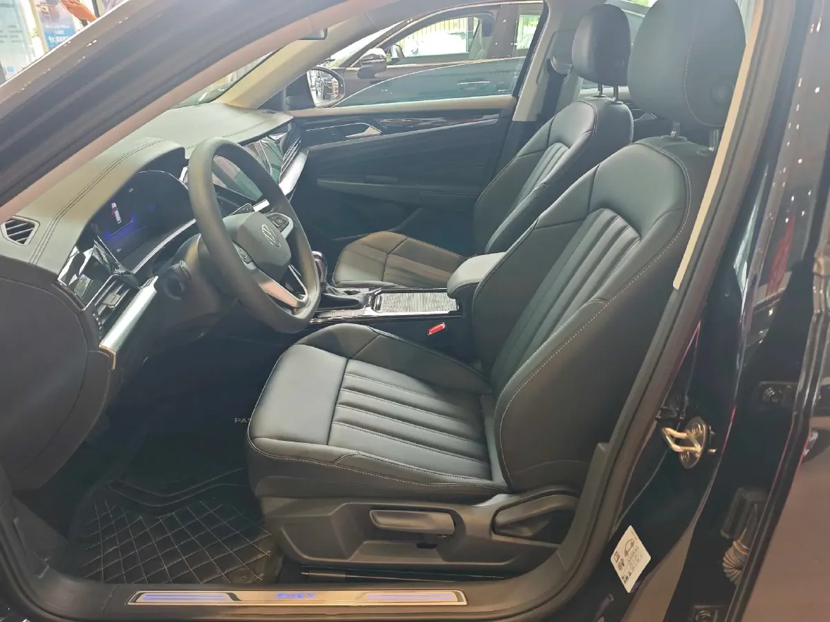 2025 Volkswagen Passat 1.4T 150HP L4 6DCT PHEV,autocango,china used car exporter,china ev exporter,chinese used car exporter,chinese used ev exporter