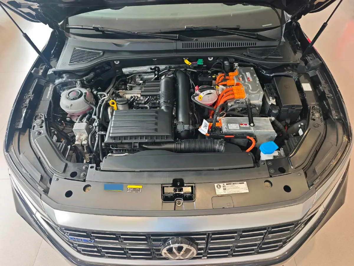 2025 Volkswagen Passat 1.4T 150HP L4 6DCT PHEV,autocango,china used car exporter,china ev exporter,chinese used car exporter,chinese used ev exporter