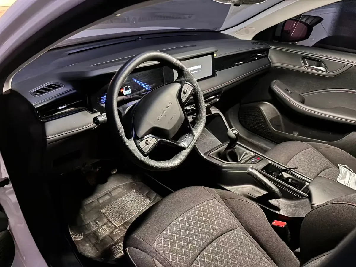 2023 Roewe i5 1.5L 129HP L4 5MT,autocango,china used car exporter,china ev exporter,chinese used car exporter,chinese used ev exporter