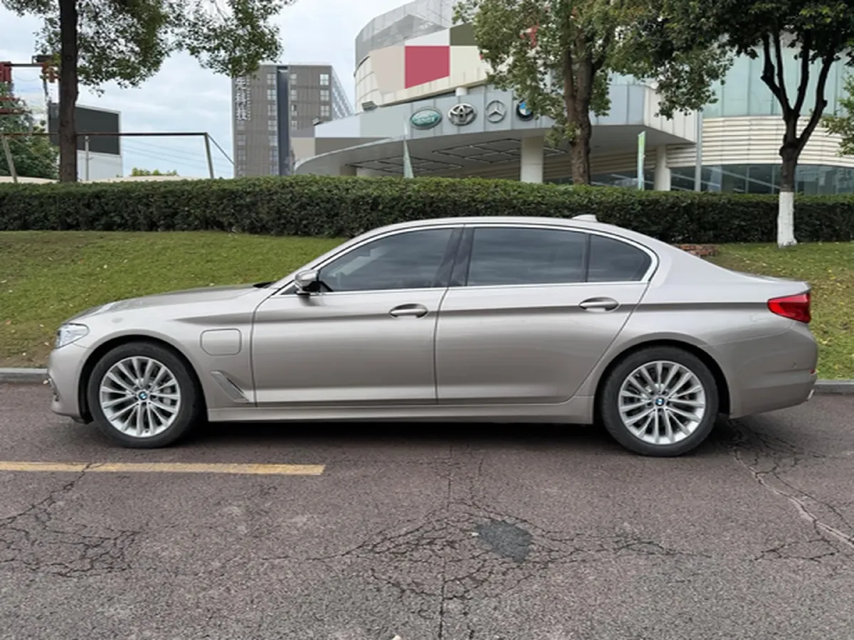 2020 BMW 5 Series 2.0T 184HP L4 8AT PHEV 17.7KWH,autocango,china used car exporter,china ev exporter,chinese used car exporter,chinese used ev exporter