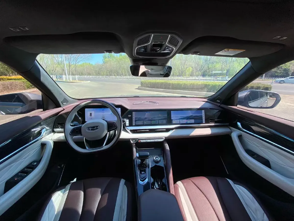 2021 Geely Monjaro 2.0T 218HP L4 7DCT,autocango,china used car exporter,china ev exporter,chinese used car exporter,chinese used ev exporter