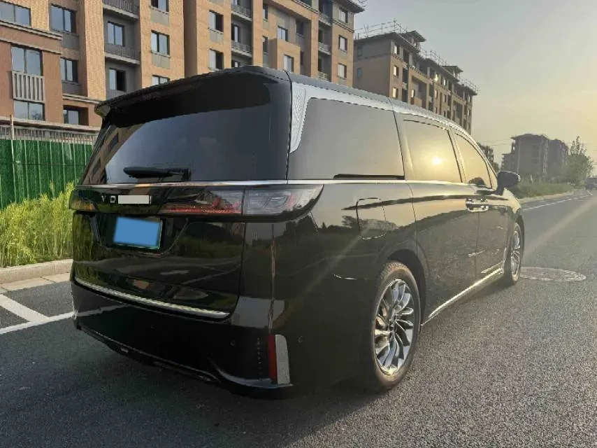 2022 Voyah Dream 1.5T 136HP L4 PHEV 25.57KWH,autocango,china used car exporter,china ev exporter,chinese used car exporter,chinese used ev exporter