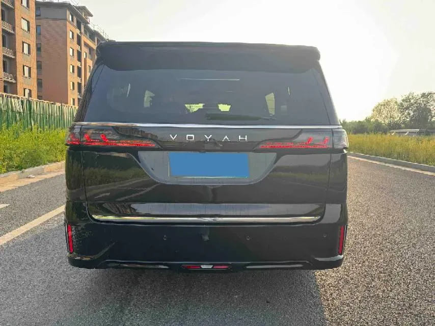 2022 Voyah Dream 1.5T 136HP L4 PHEV 25.57KWH,autocango,china used car exporter,china ev exporter,chinese used car exporter,chinese used ev exporter