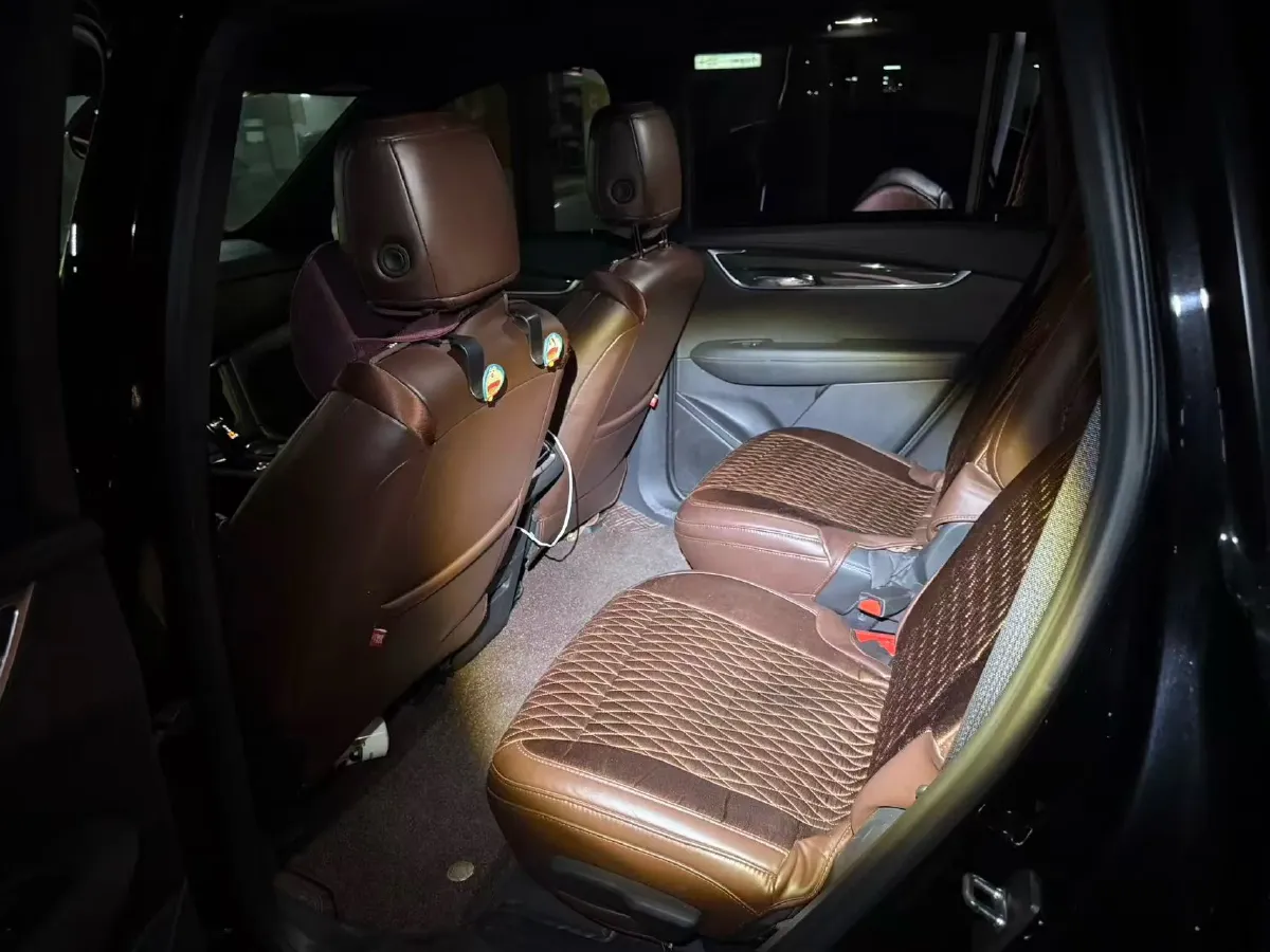 2021 Cadillac XT6 2.0T 237HP L4 9AT,autocango,china used car exporter,china ev exporter,chinese used car exporter,chinese used ev exporter