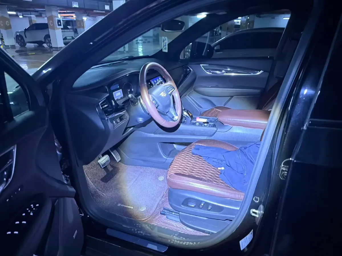 2021 Cadillac XT6 2.0T 237HP L4 9AT,autocango,china used car exporter,china ev exporter,chinese used car exporter,chinese used ev exporter