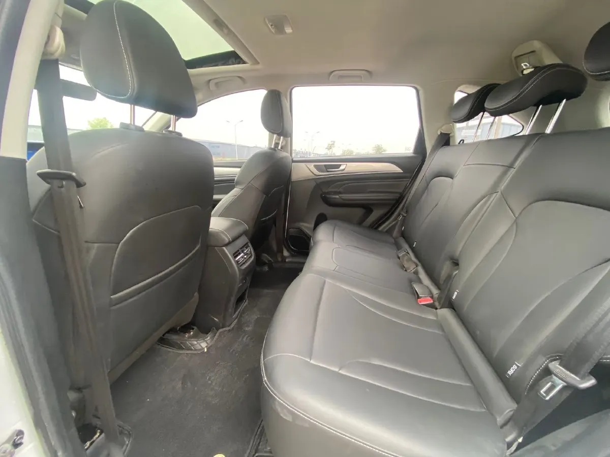 2021 Haval M6 1.5T 150HP L4 7DCT,autocango,china used car exporter,china ev exporter,chinese used car exporter,chinese used ev exporter