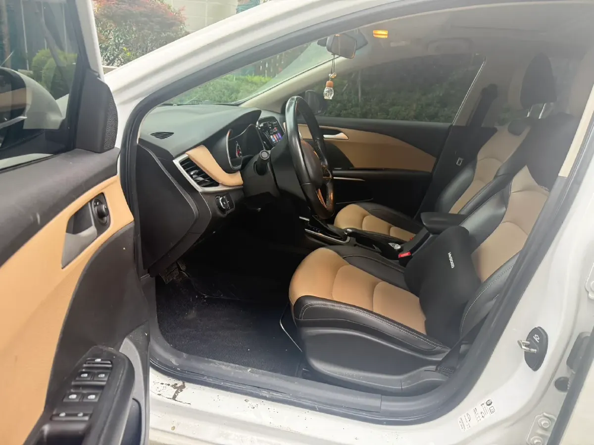 2022 Chevrolet Monza 1.5L 113HP L4 6AT,autocango,china used car exporter,china ev exporter,chinese used car exporter,chinese used ev exporter