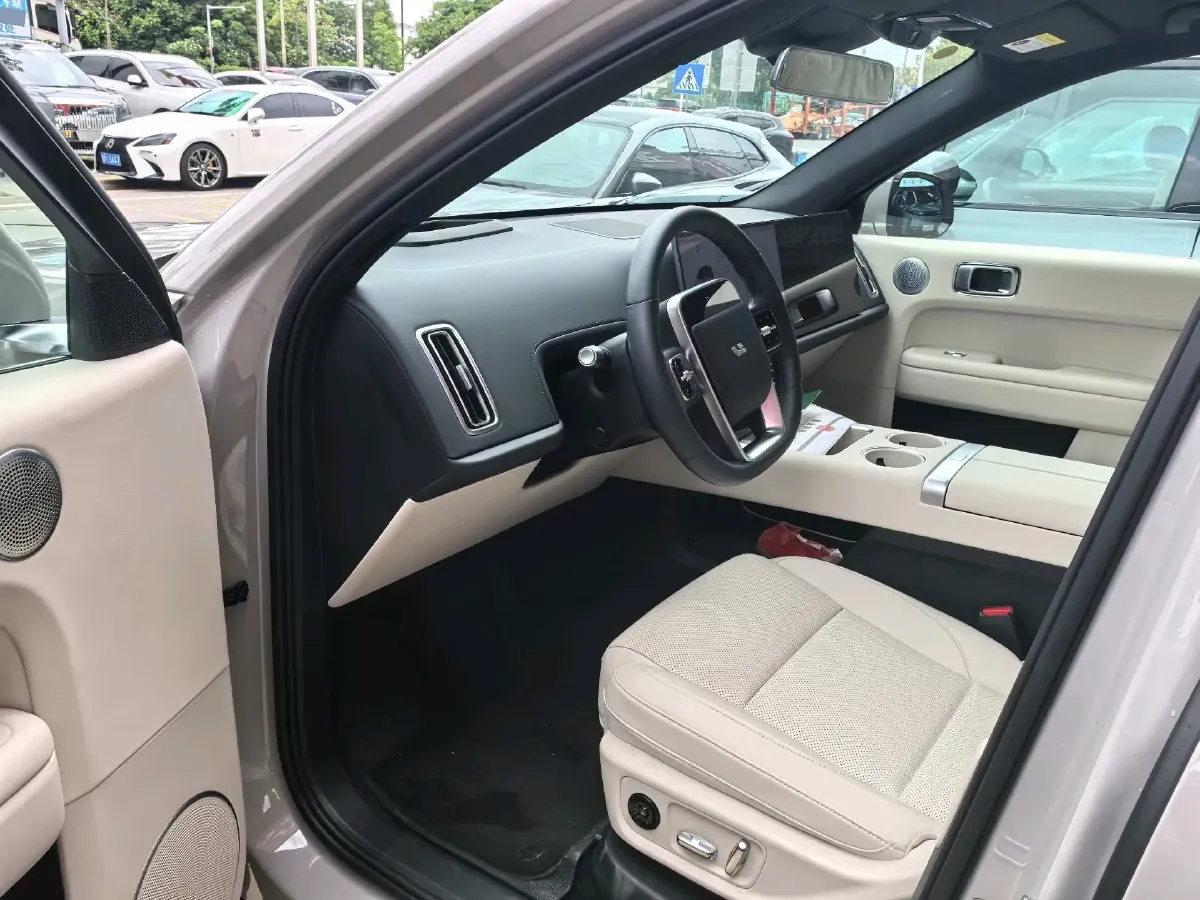 2024 Li L6 Range Extended 154HP L4 REEV 36.8KWH,autocango,china used car exporter,china ev exporter,chinese used car exporter,chinese used ev exporter