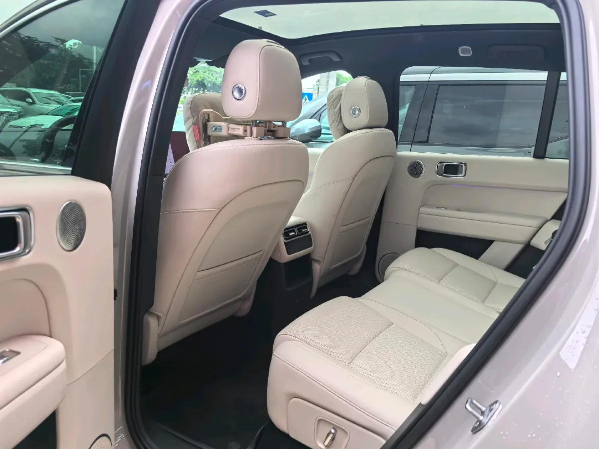 2024 Li L6 Range Extended 154HP L4 REEV 36.8KWH,autocango,china used car exporter,china ev exporter,chinese used car exporter,chinese used ev exporter