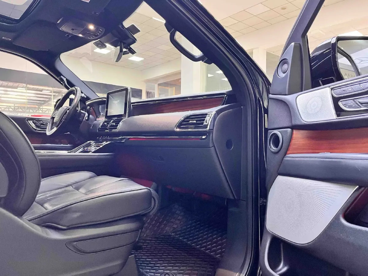 2018 Lincoln Navigator 3.5T 415HP V6 10AT,autocango,china used car exporter,china ev exporter,chinese used car exporter,chinese used ev exporter
