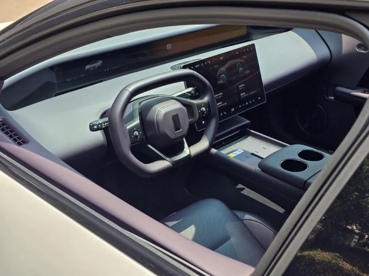 2025 Avatr 06 BEV,autocango,china used car exporter,china ev exporter,chinese used car exporter,chinese used ev exporter