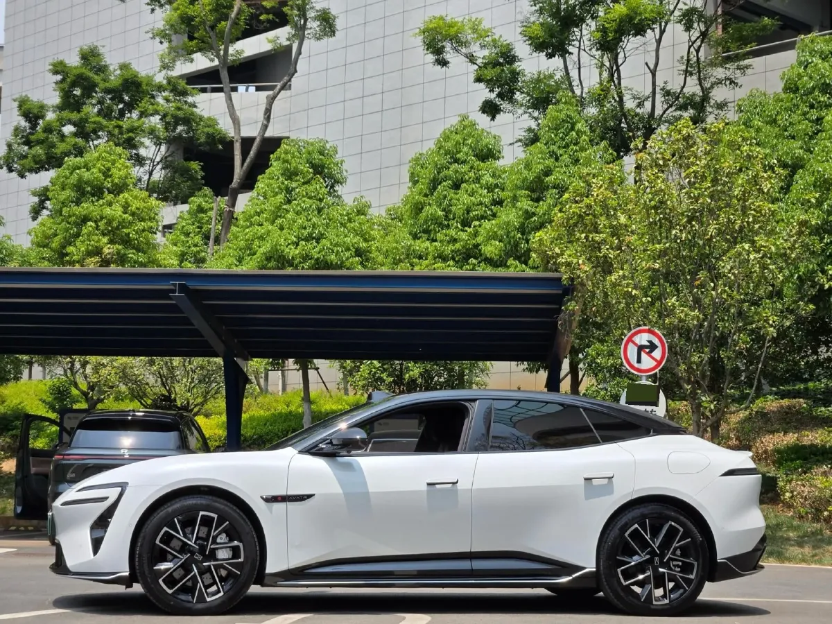 2025 Avatr 06 BEV,autocango,china used car exporter,china ev exporter,chinese used car exporter,chinese used ev exporter