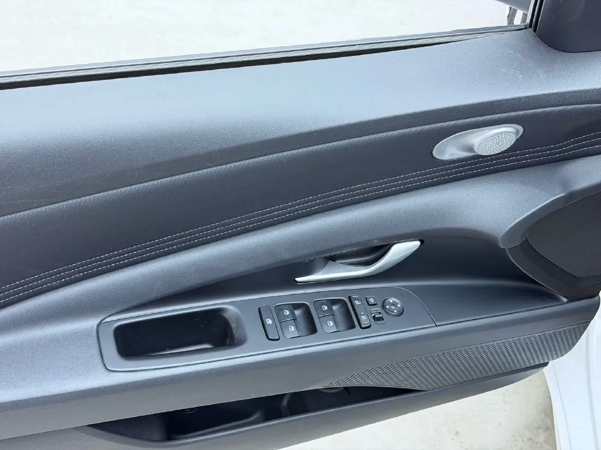 2022 Hyundai Elantra 1.5L 115HP L4 CVT,autocango,china used car exporter,china ev exporter,chinese used car exporter,chinese used ev exporter