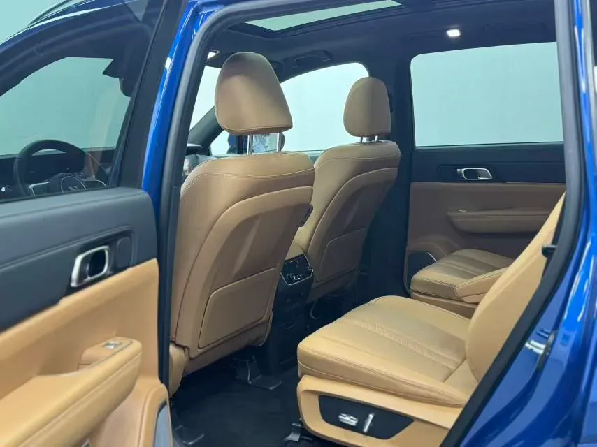 2020 Li ONE Range Extended 131HP REEV 40.5KWH,autocango,china used car exporter,china ev exporter,chinese used car exporter,chinese used ev exporter