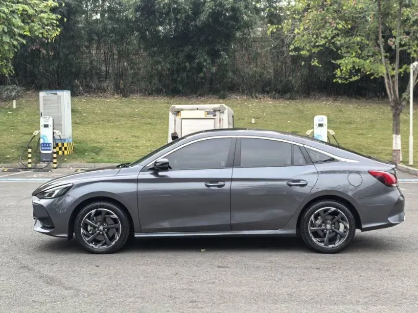 2022 MG 5 1.5T 173HP L4 7DCT,autocango,china used car exporter,china ev exporter,chinese used car exporter,chinese used ev exporter