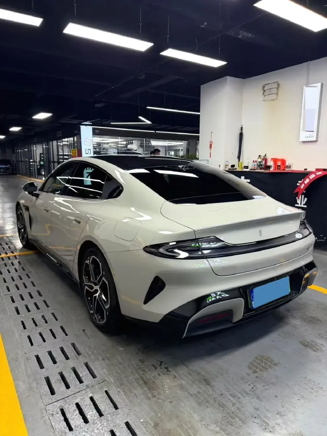 2024 MI SU7 BEV 73.6KWH,autocango,china used car exporter,china ev exporter,chinese used car exporter,chinese used ev exporter