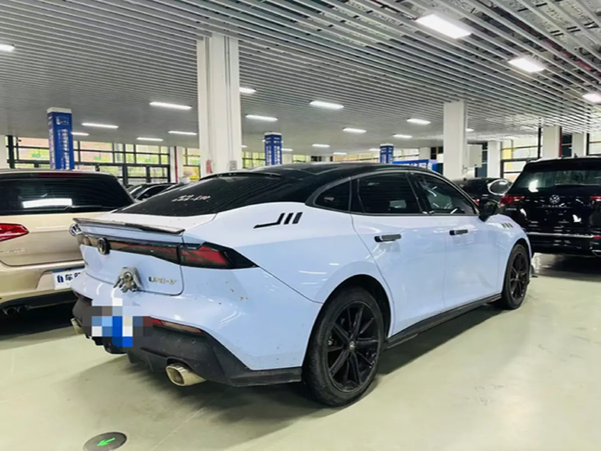 2022 ChangAn UNI-V 1.5T 188HP L4 7DCT,autocango,china used car exporter,china ev exporter,chinese used car exporter,chinese used ev exporter