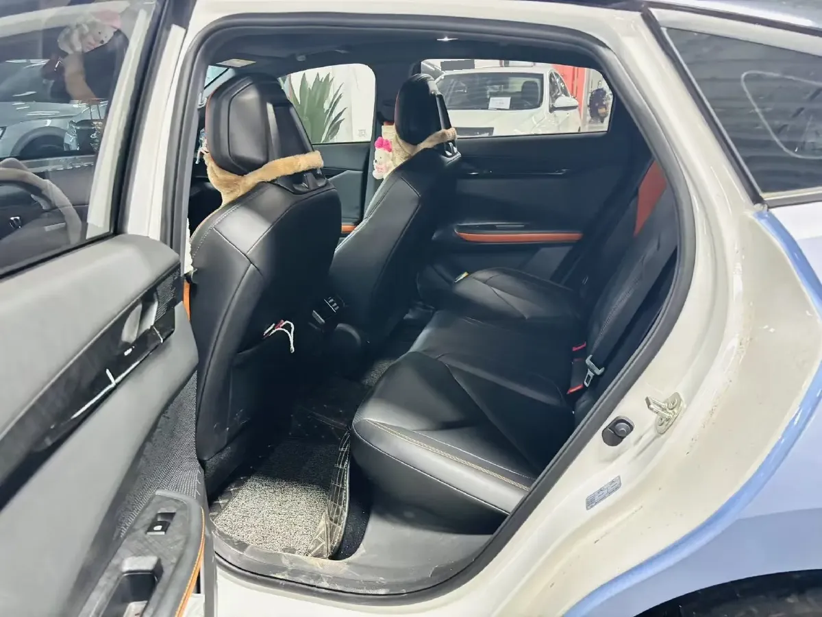 2022 ChangAn UNI-V 1.5T 188HP L4 7DCT,autocango,china used car exporter,china ev exporter,chinese used car exporter,chinese used ev exporter