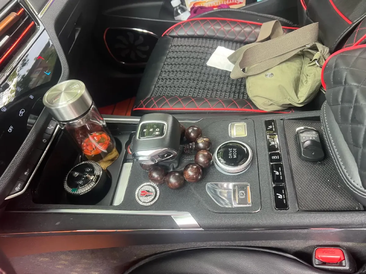 2019 HongQi HS5 2.0T 224HP L4 6AT,autocango,china used car exporter,china ev exporter,chinese used car exporter,chinese used ev exporter