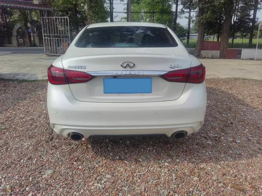 2018 Jeep Grand Commander 2.0T 265HP L4 9AT,autocango,china used car exporter,china ev exporter,chinese used car exporter,chinese used ev exporter