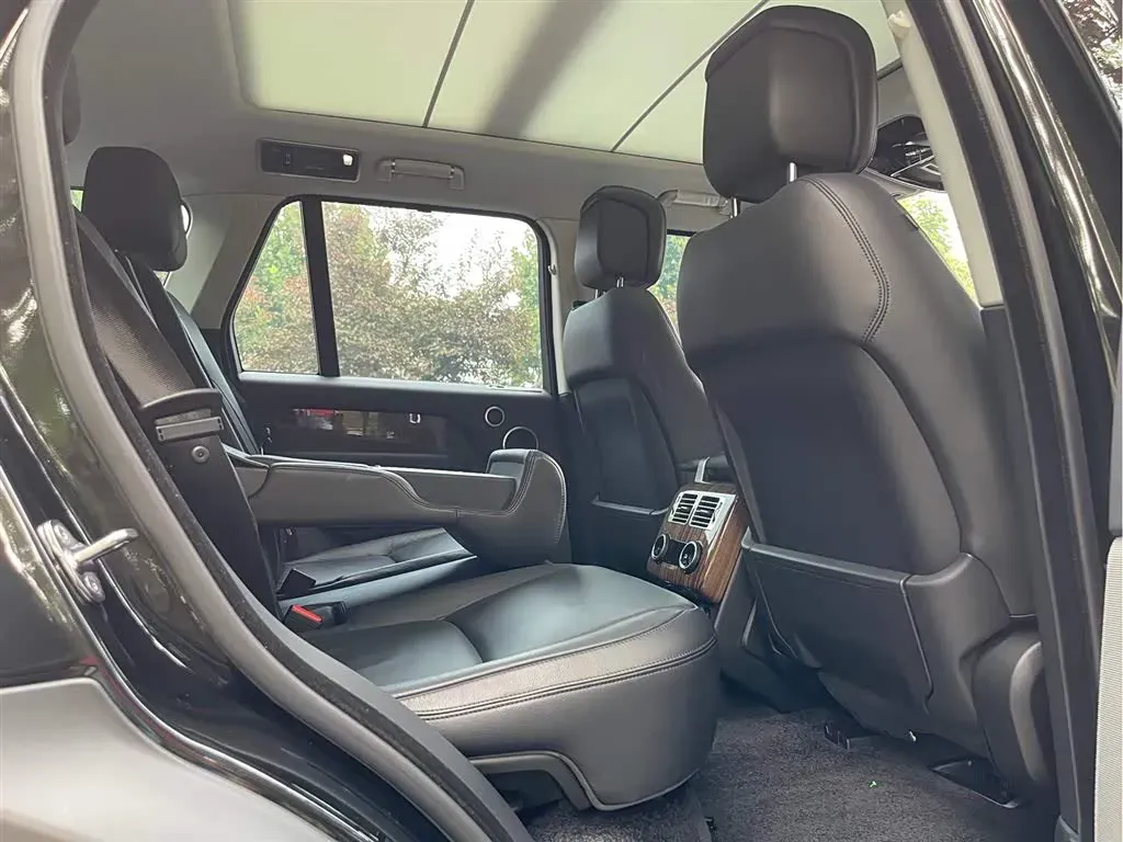 2018 Land Rover Range Rover Evoque 2.0T 241HP L4 9AT,autocango,china used car exporter,china ev exporter,chinese used car exporter,chinese used ev exporter