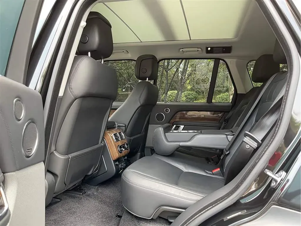 2018 Land Rover Range Rover Evoque 2.0T 241HP L4 9AT,autocango,china used car exporter,china ev exporter,chinese used car exporter,chinese used ev exporter