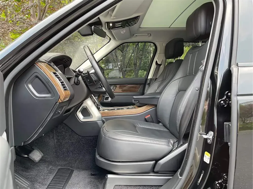 2018 Land Rover Range Rover Evoque 2.0T 241HP L4 9AT,autocango,china used car exporter,china ev exporter,chinese used car exporter,chinese used ev exporter