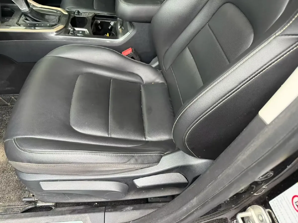 2019 Haval H6 1.5T 169HP L4 7DCT,autocango,china used car exporter,china ev exporter,chinese used car exporter,chinese used ev exporter