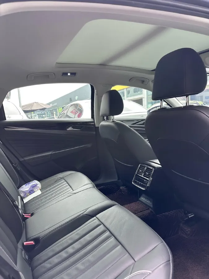 2023 Volkswagen Passat 2.0T 186HP L4 7DCT,autocango,china used car exporter,china ev exporter,chinese used car exporter,chinese used ev exporter