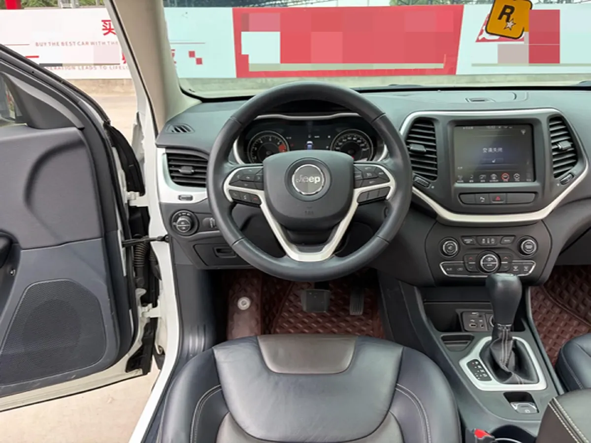 2020 Jeep Cherokee 2.0L 148HP L4 9AT,autocango,china used car exporter,china ev exporter,chinese used car exporter,chinese used ev exporter