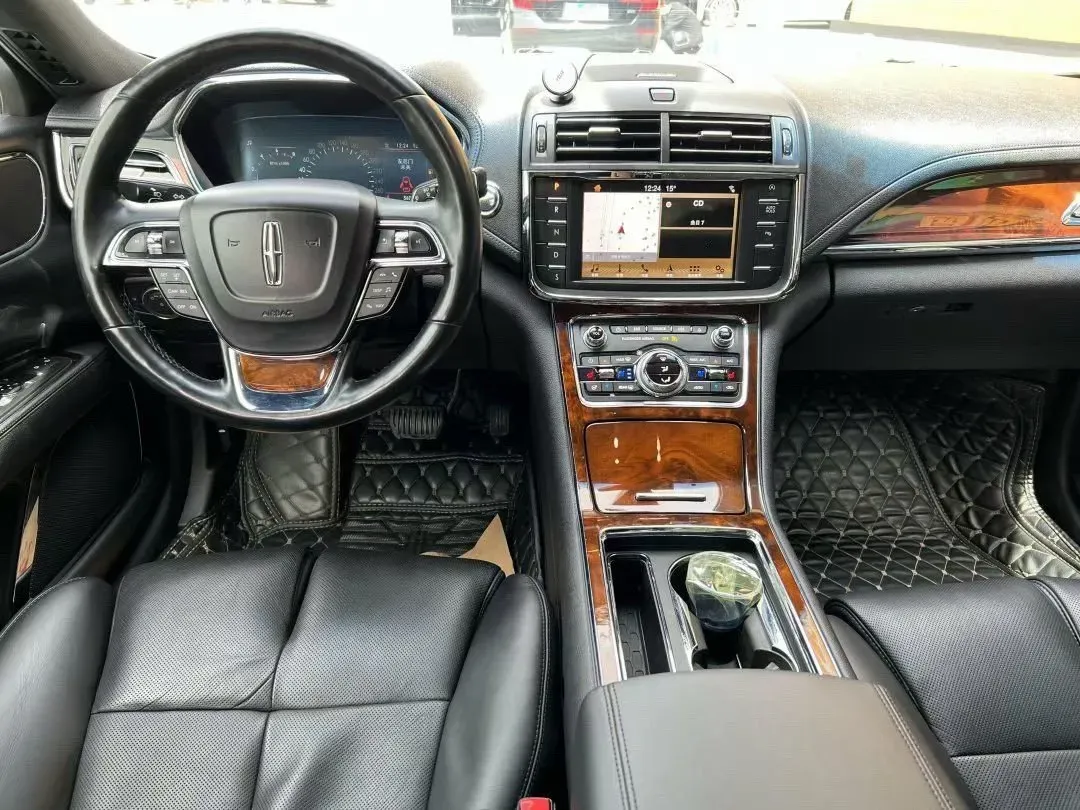 2018 Lincoln Continental 2.0T 261HP L4 6AT,autocango,china used car exporter,china ev exporter,chinese used car exporter,chinese used ev exporter