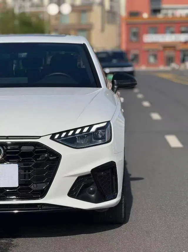2024 Audi A4L 2.0T 190HP L4 7DCT,autocango,china used car exporter,china ev exporter,chinese used car exporter,chinese used ev exporter