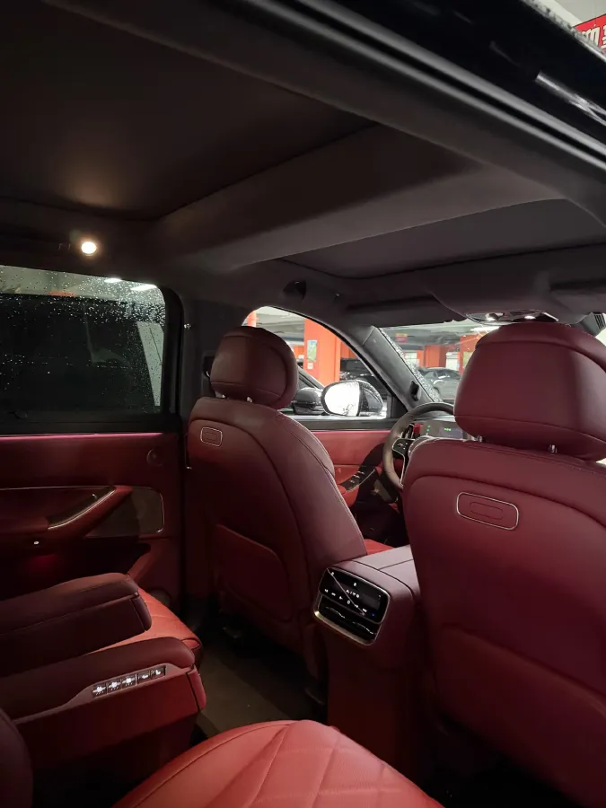 2025 AITO AITO M8 REEV 160HP REEV 53.4KWH,autocango,china used car exporter,china ev exporter,chinese used car exporter,chinese used ev exporter