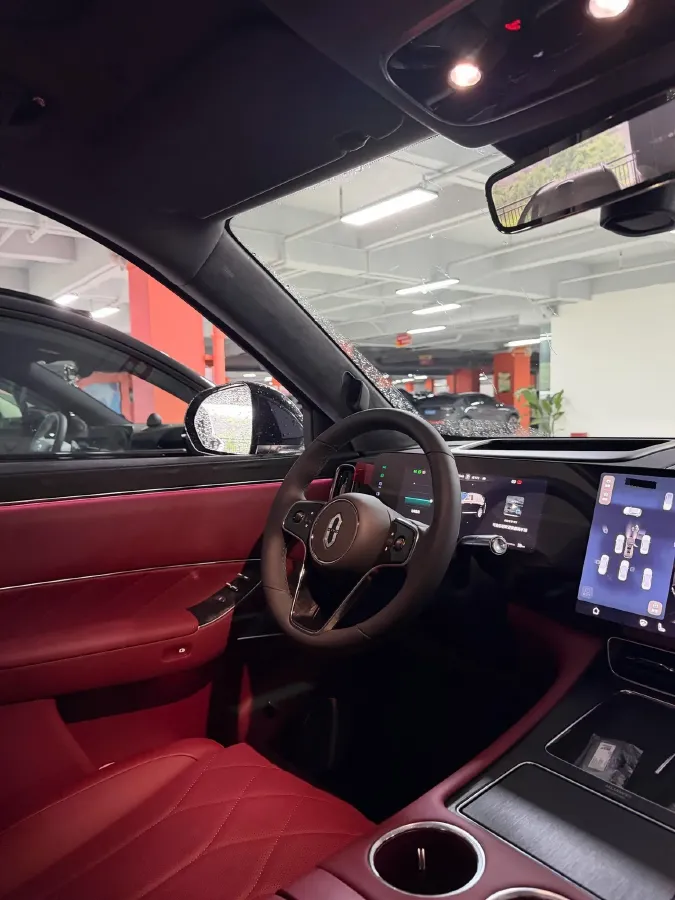 2025 AITO AITO M8 REEV 160HP REEV 53.4KWH,autocango,china used car exporter,china ev exporter,chinese used car exporter,chinese used ev exporter