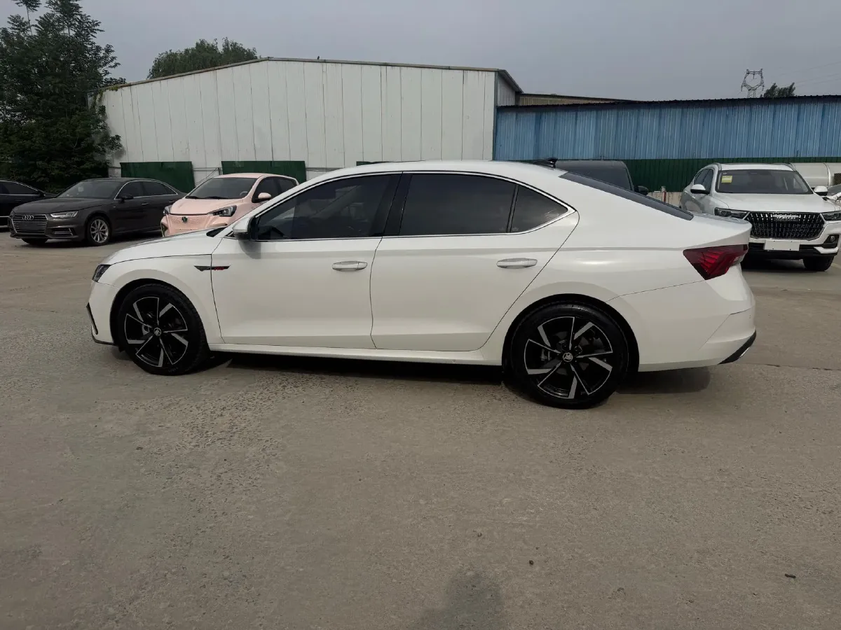 2022 Skoda Octavia 1.4T 150HP L4 7DCT,autocango,china used car exporter,china ev exporter,chinese used car exporter,chinese used ev exporter