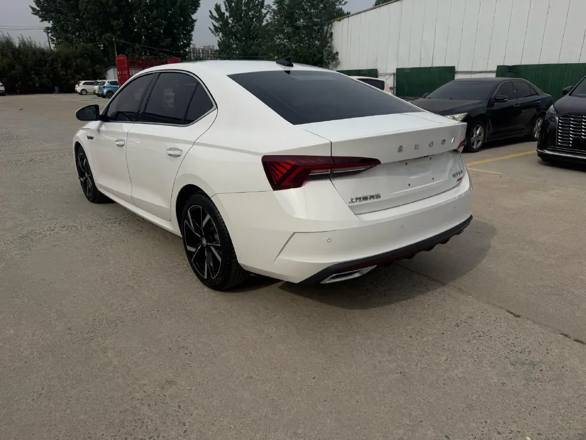 2022 Skoda Octavia 1.4T 150HP L4 7DCT,autocango,china used car exporter,china ev exporter,chinese used car exporter,chinese used ev exporter