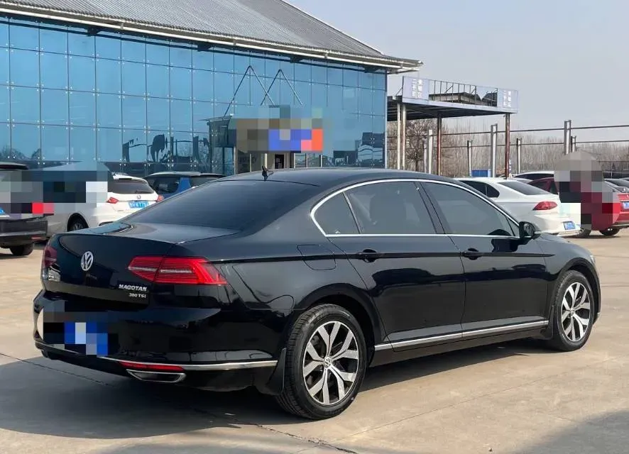 2019 Volkswagen Magotan 2.0T 186HP L4 7DCT,autocango,china used car exporter,china ev exporter,chinese used car exporter,chinese used ev exporter