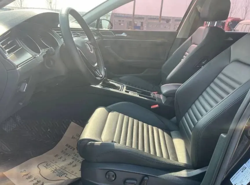 2019 Volkswagen Magotan 2.0T 186HP L4 7DCT,autocango,china used car exporter,china ev exporter,chinese used car exporter,chinese used ev exporter