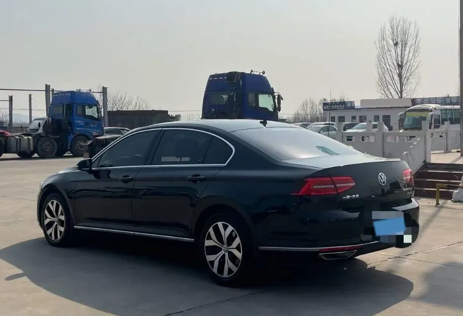 2019 Volkswagen Magotan 2.0T 186HP L4 7DCT,autocango,china used car exporter,china ev exporter,chinese used car exporter,chinese used ev exporter