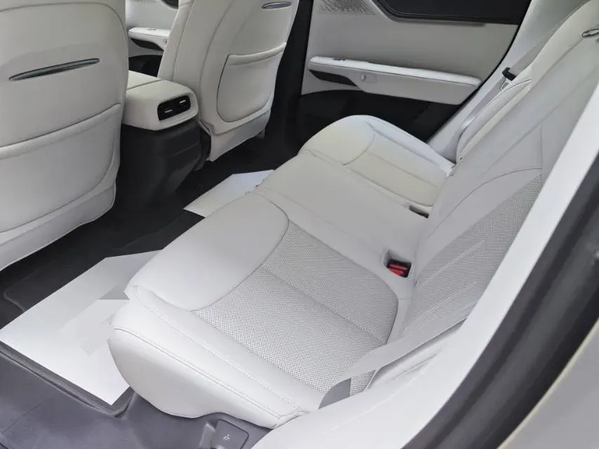 2025 Xpeng G6 BEV 68.5KWH,autocango,china used car exporter,china ev exporter,chinese used car exporter,chinese used ev exporter