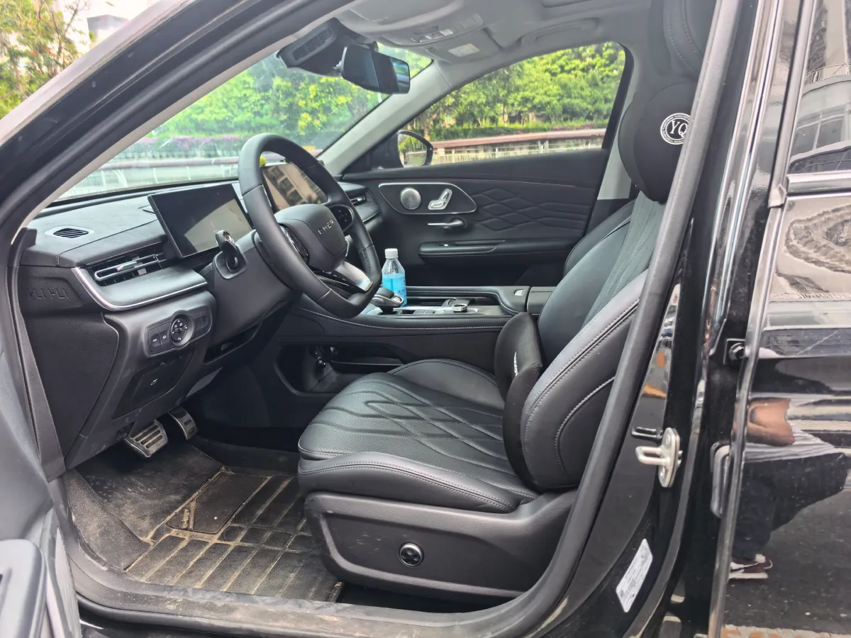 2025 Chery Arrizo 8 Pro 2.0T 254HP L4 7DCT,autocango,china used car exporter,china ev exporter,chinese used car exporter,chinese used ev exporter