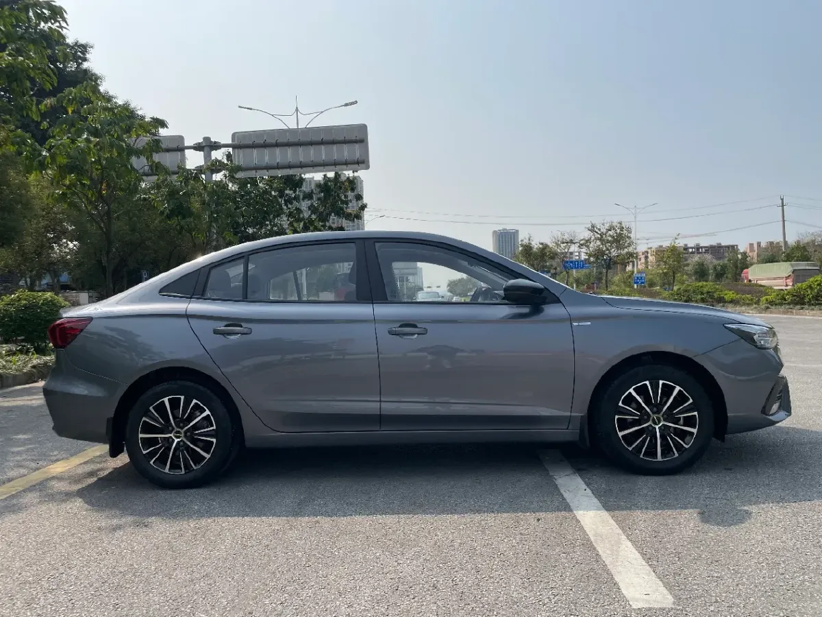 2020 Roewe i5 1.5L 120HP L4 CVT,autocango,china used car exporter,china ev exporter,chinese used car exporter,chinese used ev exporter