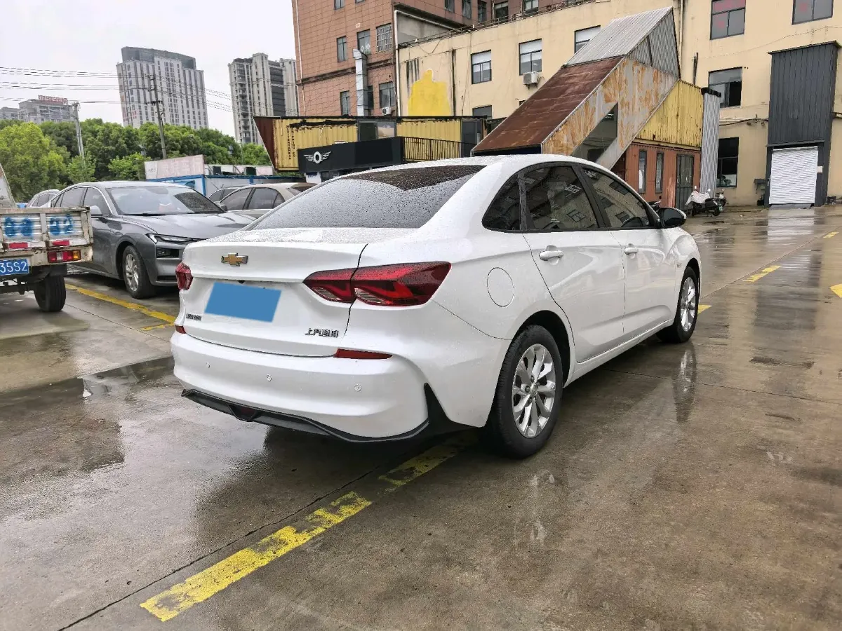 2024 Chevrolet Monza 1.5L 113HP L4 6DCT,autocango,china used car exporter,china ev exporter,chinese used car exporter,chinese used ev exporter