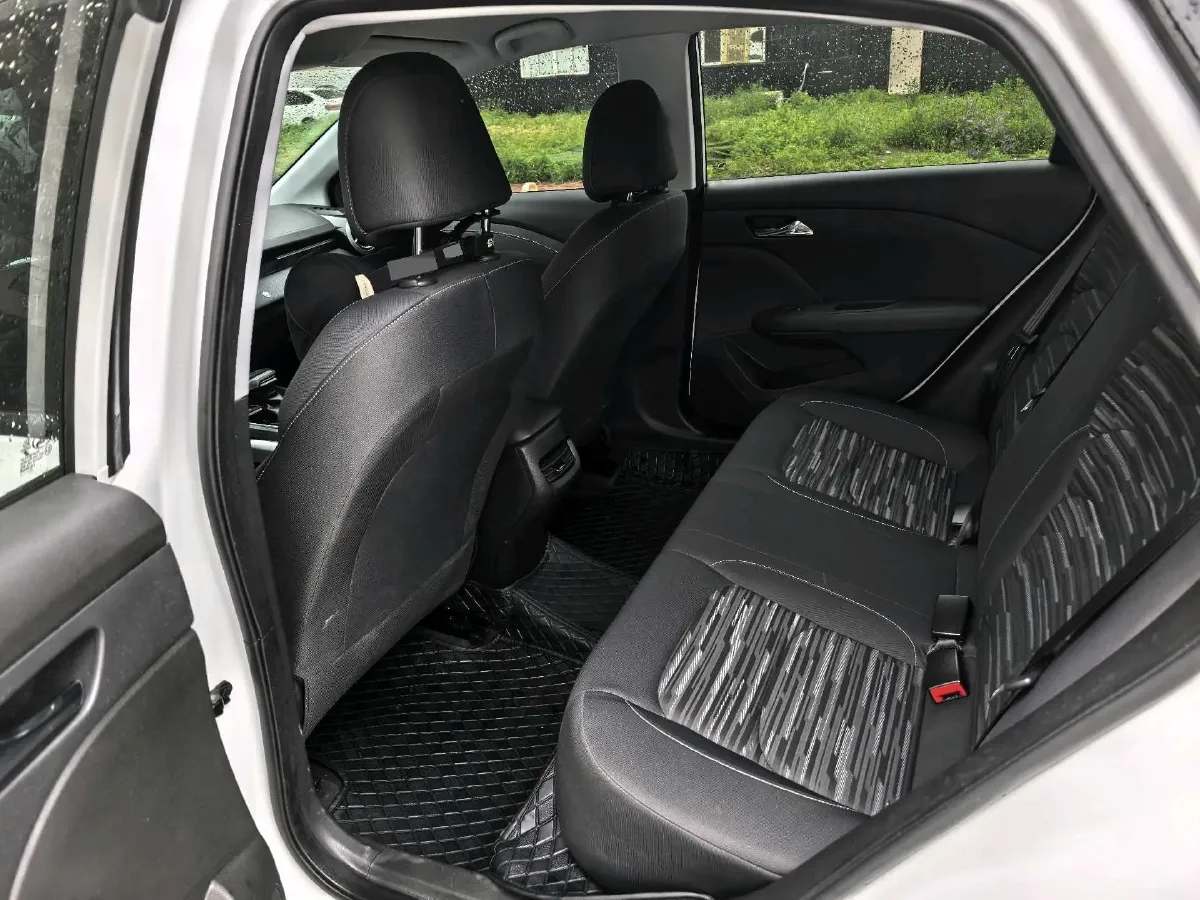 2024 Chevrolet Monza 1.5L 113HP L4 6DCT,autocango,china used car exporter,china ev exporter,chinese used car exporter,chinese used ev exporter