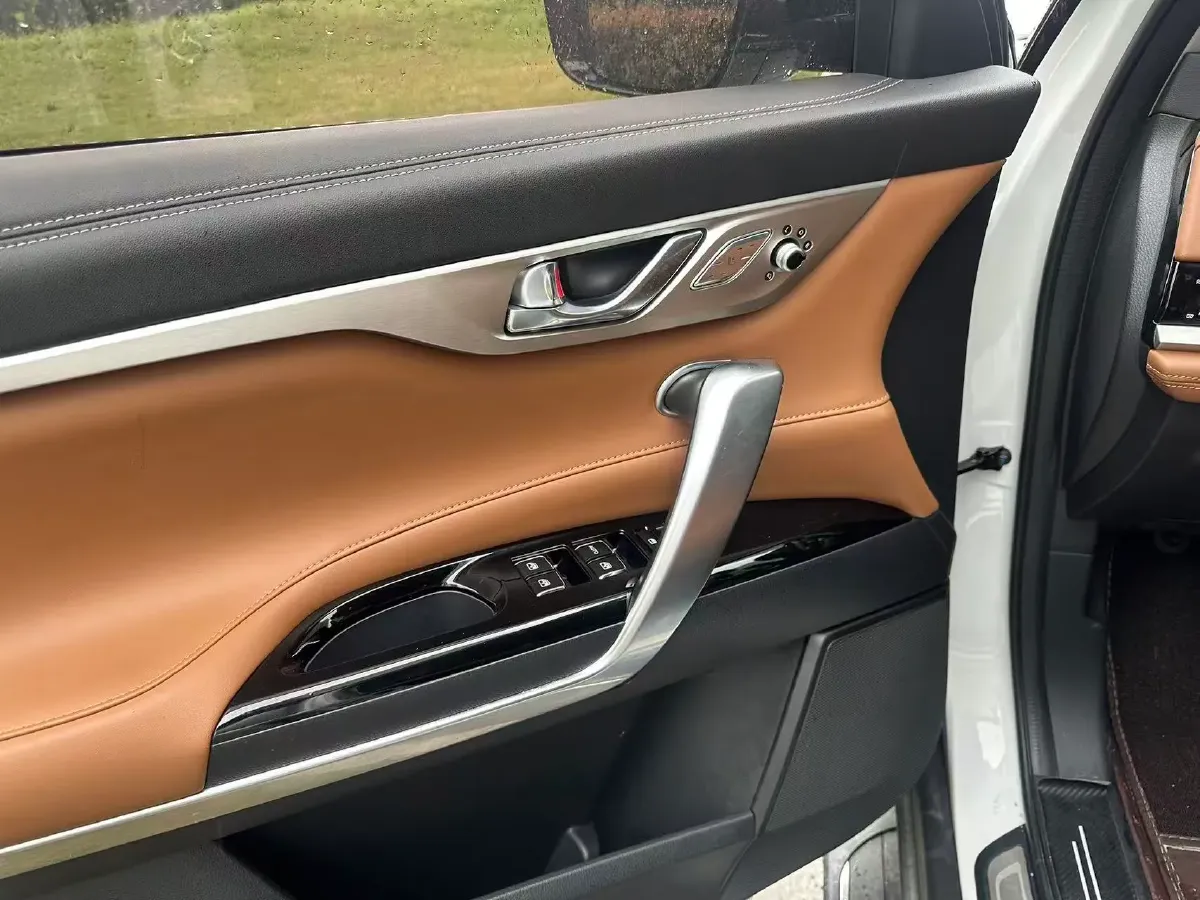 2021 ChangAn CS95 2.0T 233HP L4 6AT,autocango,china used car exporter,china ev exporter,chinese used car exporter,chinese used ev exporter