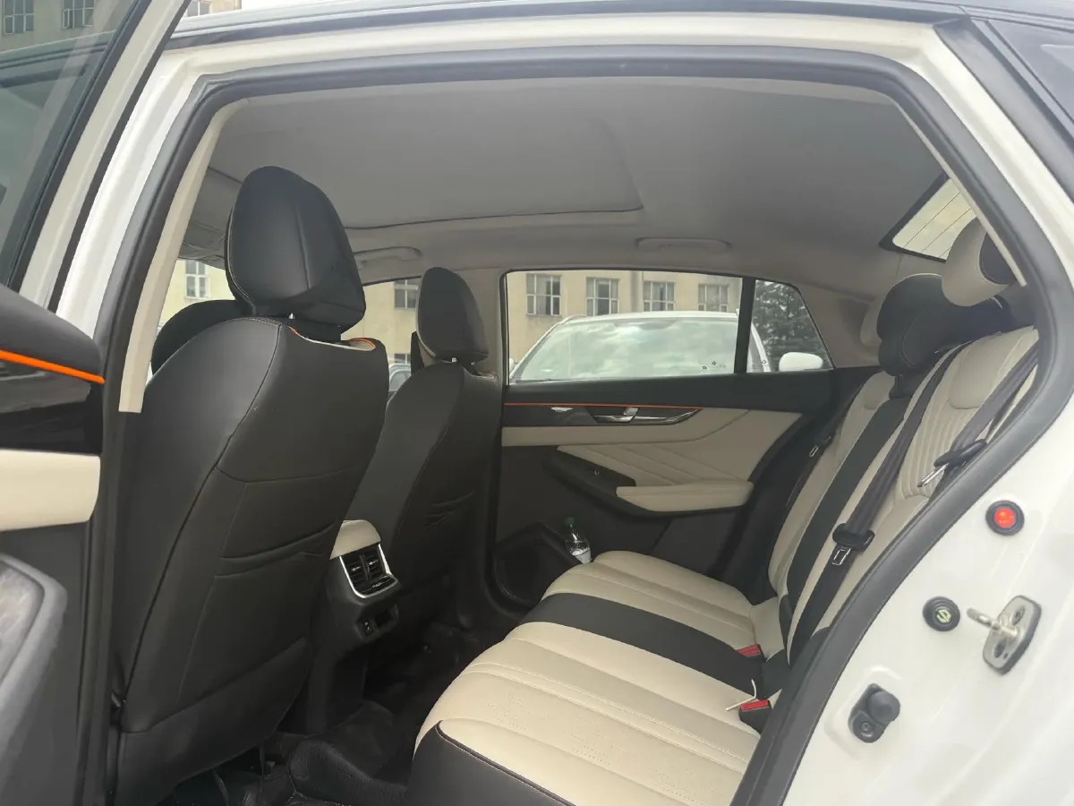2023 DongFeng Aeolus YiXuan MAX 1.5T 190HP L4 7DCT,autocango,china used car exporter,china ev exporter,chinese used car exporter,chinese used ev exporter